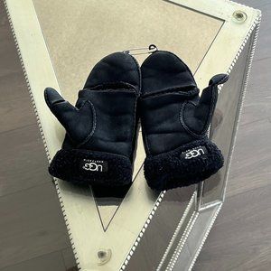 Ugg Black Flip Mittens